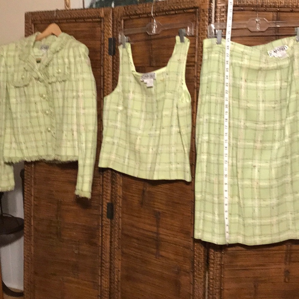 Carlisle green and multi woven suit set.